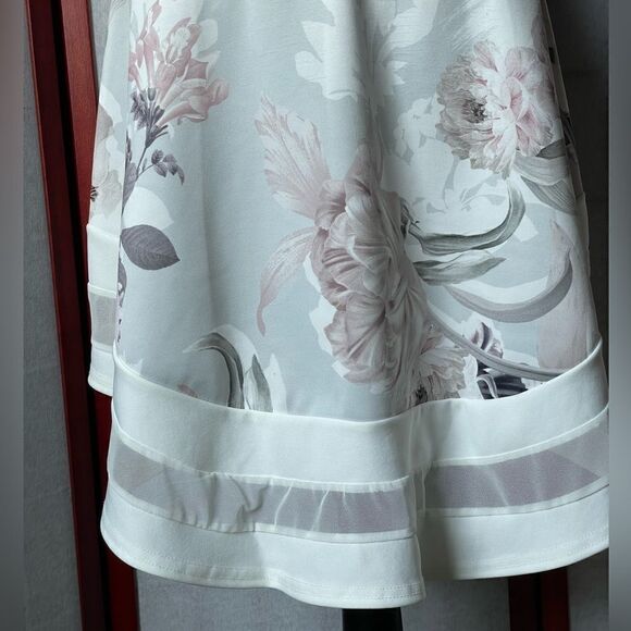 Quiz Pale Mint Green Scuba Fit & Flare Hi/Low Floral Swing Dress (Size: 4) - Picture 8 of 16